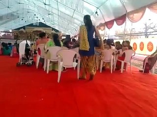 Auntyy jee fals Down