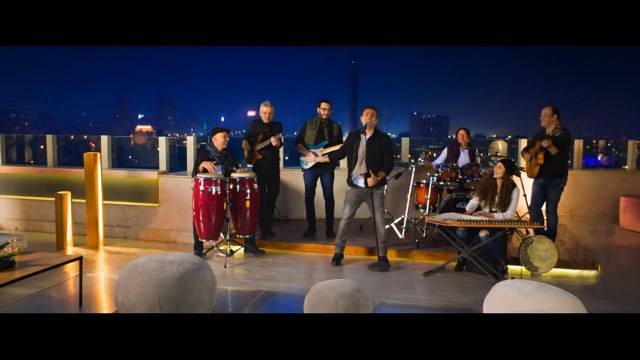 Amr Diab - Al Qahira (Ft. Mohamed Mounir) عمرو دياب - القاهرة مع محمد منير