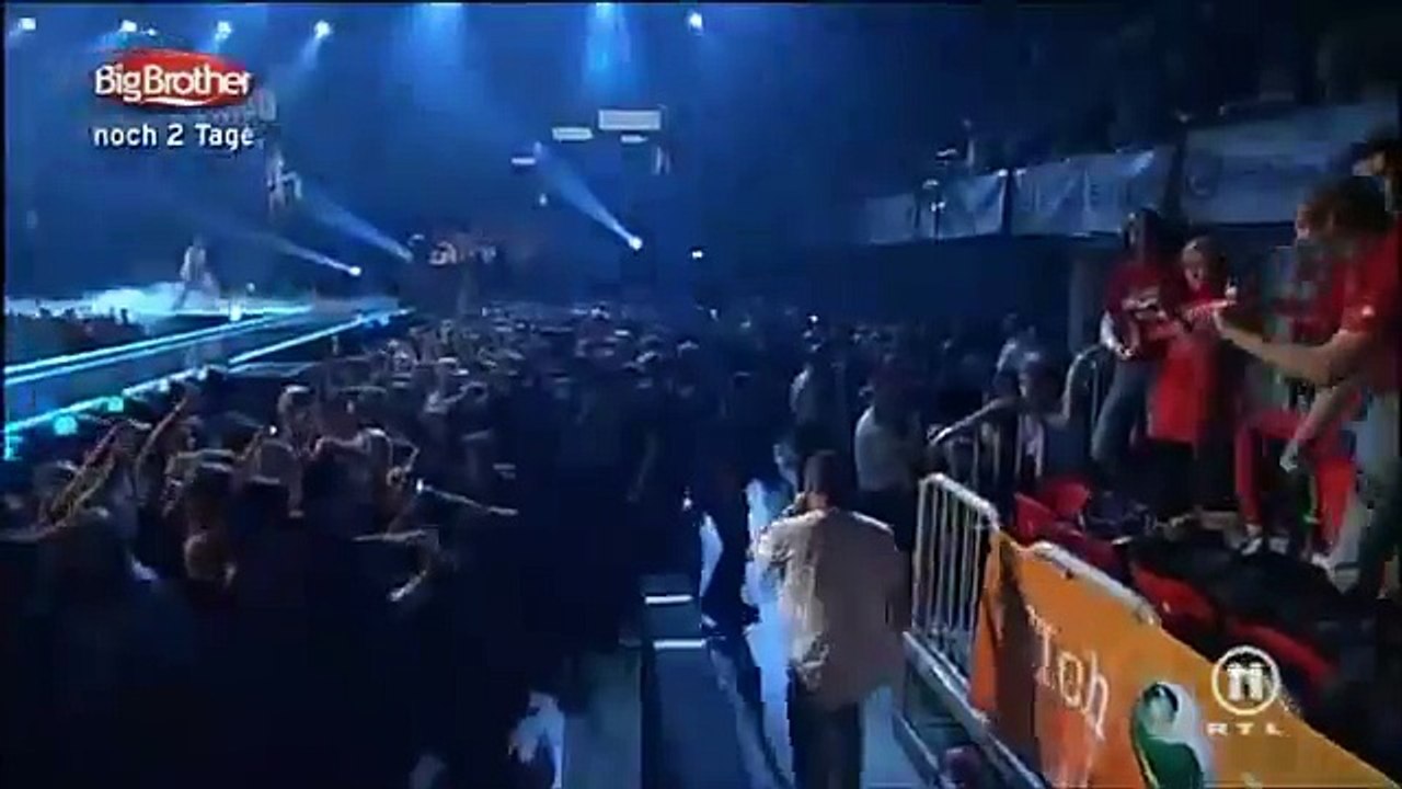 Bushido Feat.  Karel Gott - Fur Immer Jung (LIVE)