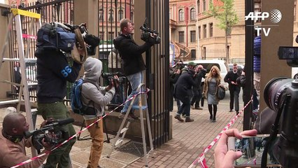 Pistorius: Deuxième jour de l'audience, images des arrivées