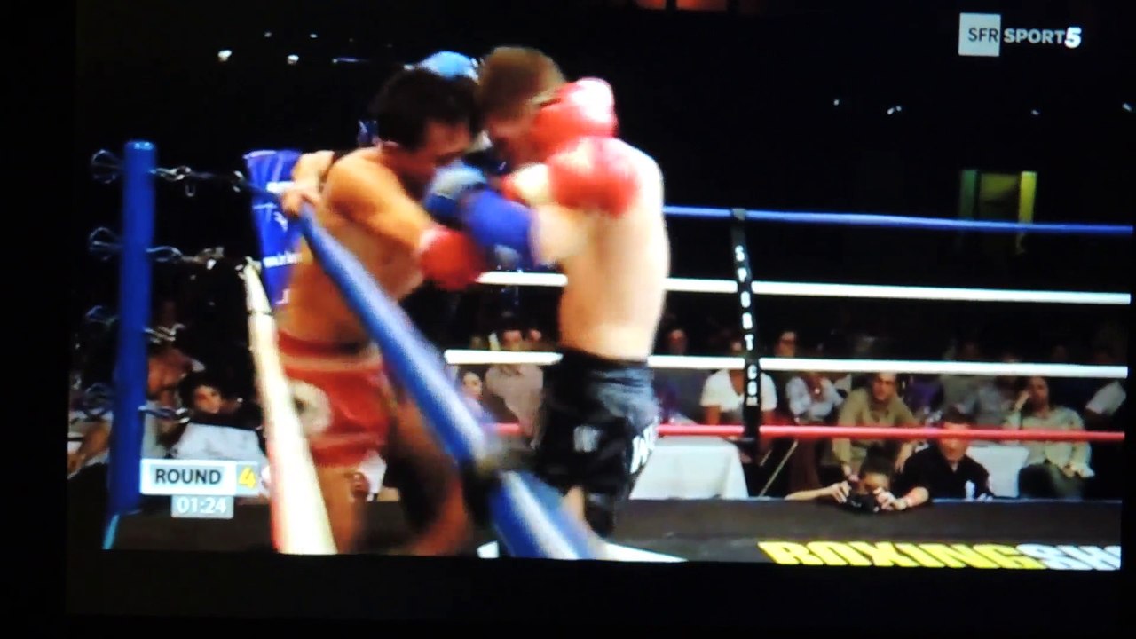 Jimmy VIENOT vs YODWICHA 4ème et 5ème round WARRIORS NIGHT 5 11.6.2016 PARIS