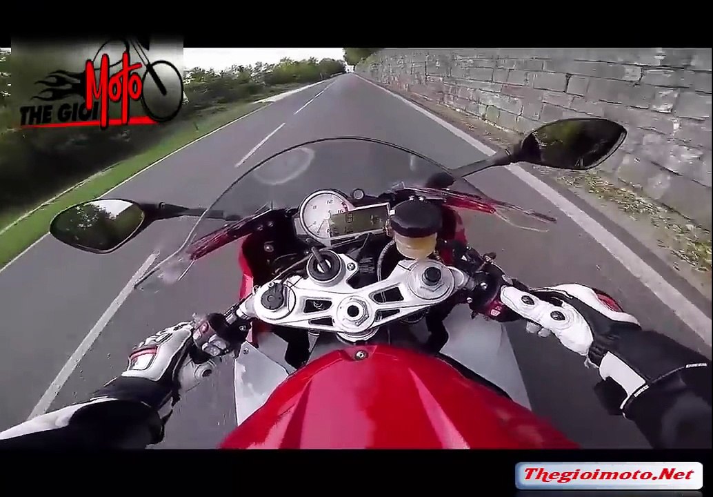 Màn on-road đường đèo đẹp mắt của cặp đôi BMW S1000RR và Yamaha R1