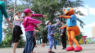 Торговый Центр Муравей в центре Сормово поздравил воспитанников школы-интерната №95 с Днем защиты детей