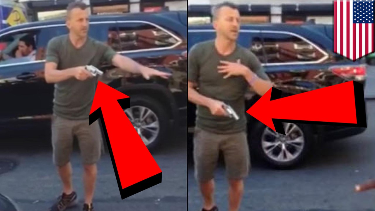 Off-duty cop pulls gun on bike messenger: NYPD sergeant draws weapon at cyclist - TomoNews