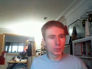 Wiwi égratigne "lonely" de Yaël Naïm