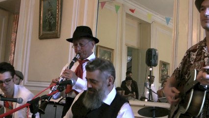 Obsolète Social Club et Guy Champême jouent Do You Know What It Mean To Miss New Orleans