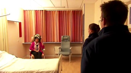 Cette femme a confondu la mousse pour les cheveux avec de la mousse pour les travaux