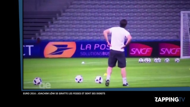 Euro 2016 : Joachim Löw, l’entraîneur de l’Allemagne, se gratte encore les fesses et sent ses doigts (Vidéo)