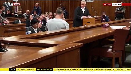 Pistorius protez bacaklarını çıkardı!