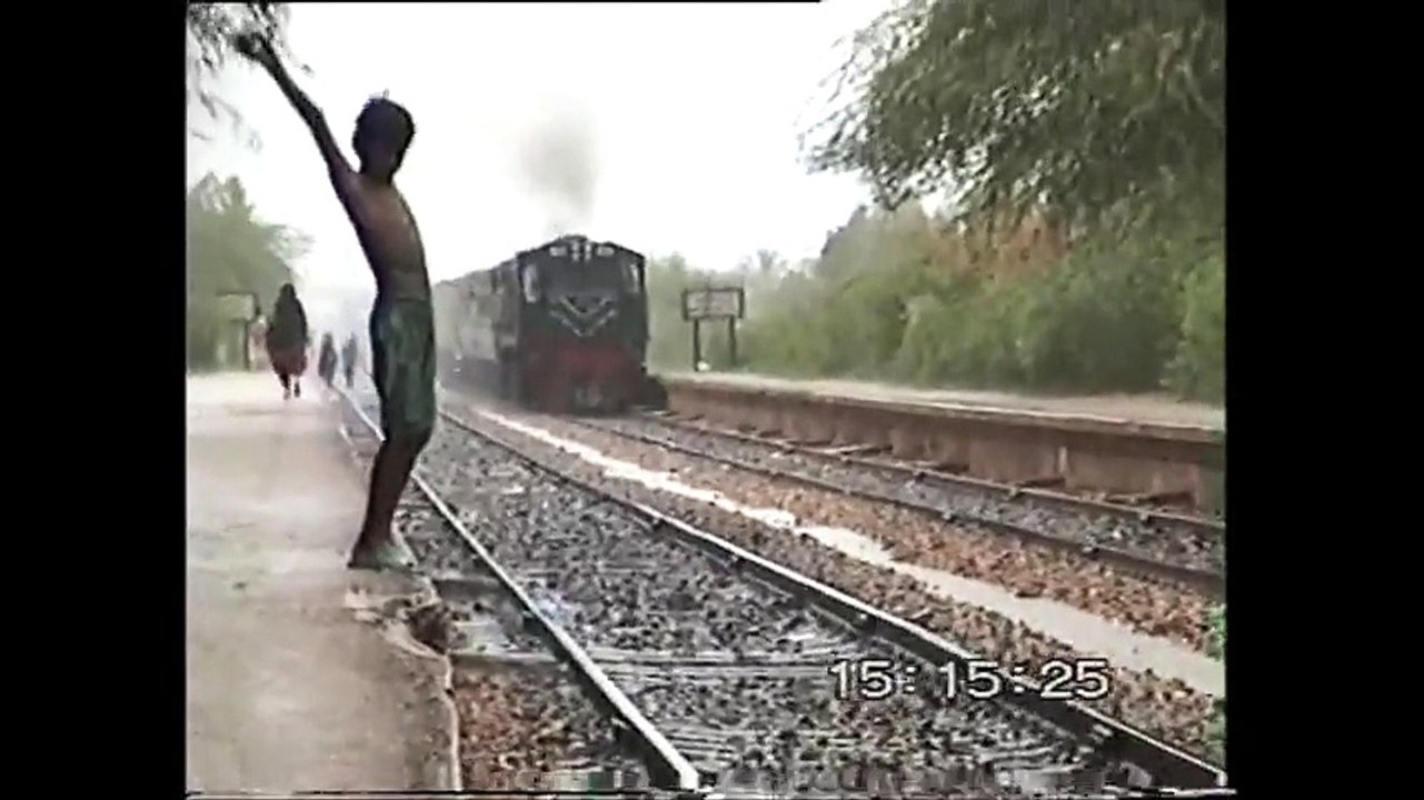 BOLAN MAIL LEAD BY HGMU-30 8225 IN HEAVY RAIN