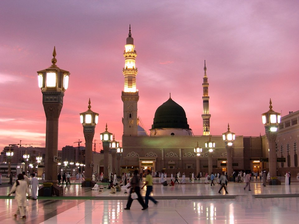 LIKH RAHA HOON NAAT SARWAR BY SEHRISH ISMAIL