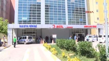 Arnavutköy'de Yaralanan Polislerin Tedavisi Sürüyor