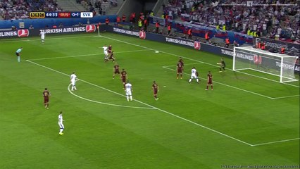 Watch Marek Hamsik score sublime goal off the post against Russia