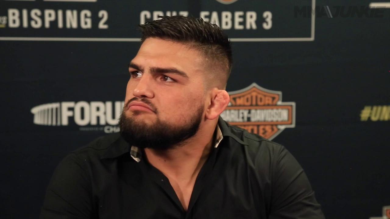 Kelvin Gastelum Thinks Johny Hendricks has plateaued