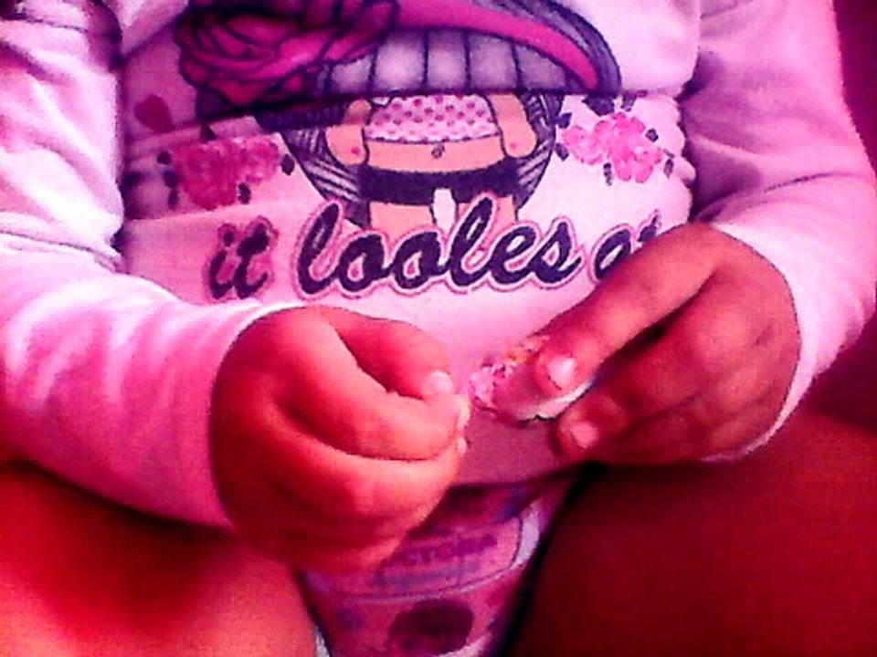 Abriendo huevitos chiquitos