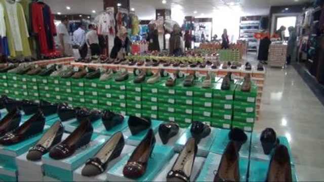 Şanlıurfa?da 20 Bin Yetim Çocuğa Bayramlık Kıyafet