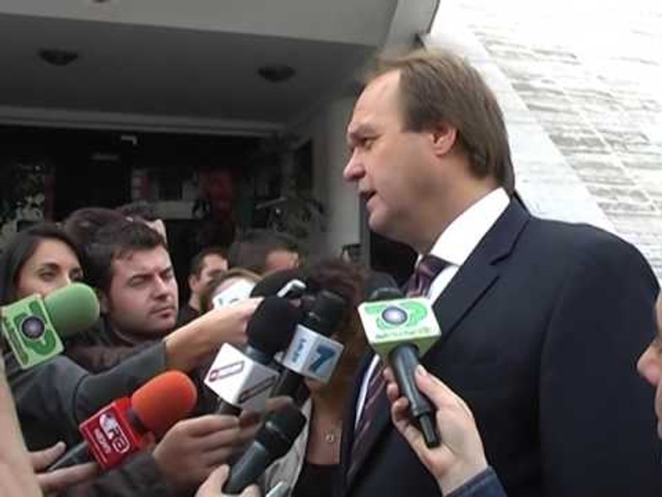 AMBASADORI I OSBE KRYEPROKURORI I RI TE JETE I PAVARUR NGA POLITIKA LAJM