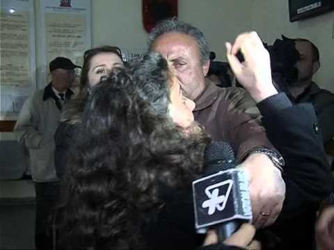 TRAGJEDIA E GERDECIT FAMILJARET E VIKTIMAVE SERISH NE PROTESTE DUAN DREJTESI LAJM