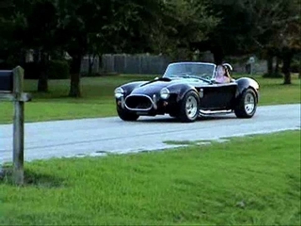 Bruit d'une AC Cobra en action