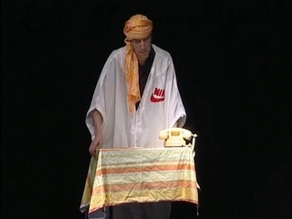 Karim  ADIEU LA BANLIEUE - La prise d'otage (Comique Lyon)