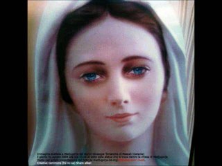 ¿Aun no rezas El Santo Rosario Con este video rezarás sin la menor duda!