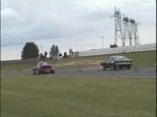 Run voiture tunnée contre americaine