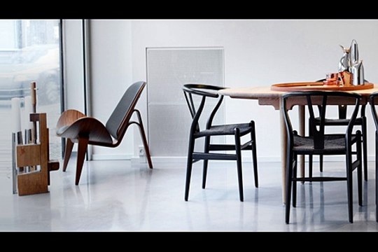 Buy fritz hansen swan chair natural leather from Archetypen