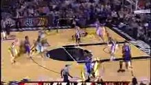 Steve Nash has eyes on the back of his head!