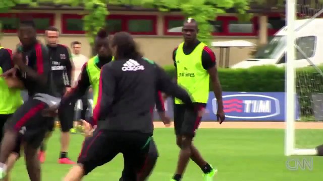 Mario Balotelli impliqué dans une bagarre, un homme amputé de trois doigts