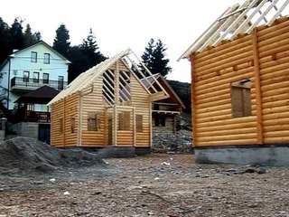 MALET E RUGOVES KTHEHEN NE OBJEKT TERHEQES PER SHUME TURISTE LAJM