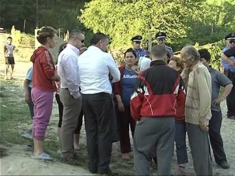 PERLESHJE NE SHARRE BANORET NUK LEJOJNE ROMET NE ISH REPARTIN USHTARAK LAJM