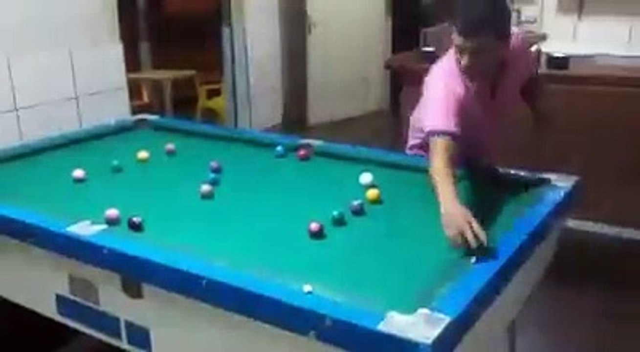 Jogando Sinuca
