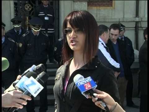 RRITJA E ÇMIMEVE SINDIKALISTET PROTESTOJNE TE MINISTRIA E EKONOMISE LAJM