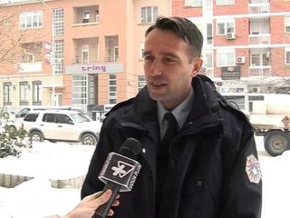 MOTI NE KOSOVE MBYLLEN SHKOLLAT NE TE GJITHEVE VENDIN LAJM