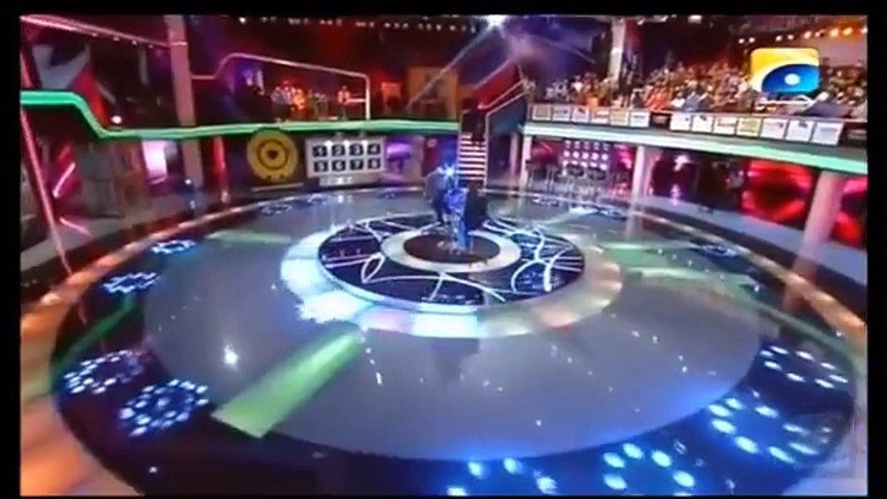 How Aamir Liaquat Hussain Live Hilarious Flirting With Ushna Shah In Inaam Ghar - 22 April 2016