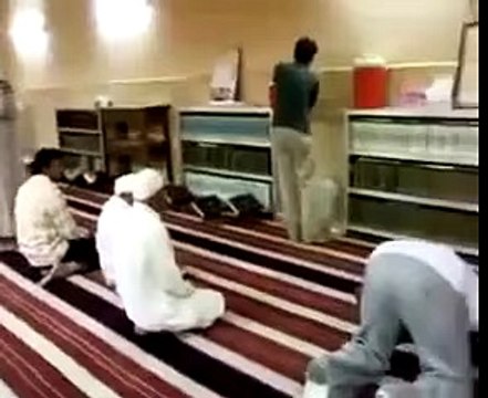 Maulvi Caught Red Handed Doing Shamful Act In Masjid