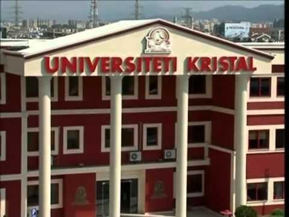 PEDAGOGET E “KRISTAL” BOSSI NE “KRISTAL”  E ZHVILLOI MESIMIN NE GJUHEN ANGLEZE LAJM