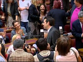 RRADHA E VENIZELLOS GREQIA NE ANKTH PER QEVERINE E RE POR NUK KA SHPRESA LAJM