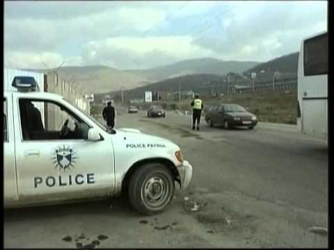 TRAFIKU I ARMEVE TRE TE ARRESTUAR NE PRIZREN TE KOSOVES LAJM