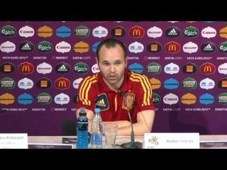 UEFA NDAN ÇMIMET SHPALLET FORMACIONI IDEAL INIESTA ME I MIRI I EURO 2012 LAJM