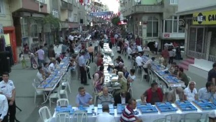 Esenler'de 7 Bin Kişi Birlikte Oruç Açtı