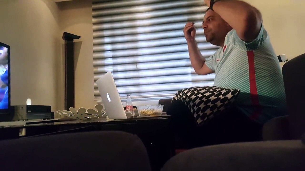 Funny hehe WIFE lies to her husband: LOOK reaction by Turkish fans