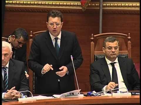 DISIPLINIMI I NDERTIMEVE OPOZITA AKUZON SE LIGJI NDRYSHON PER INTERESA PERSONALE LAJM