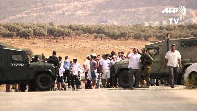 NJE PALESTINEZ HYN NE BANESEN E NJE IZRAELITI VRET DY PERSONA DHE PLAGOS RENDE 2 TE TJERE LAJM