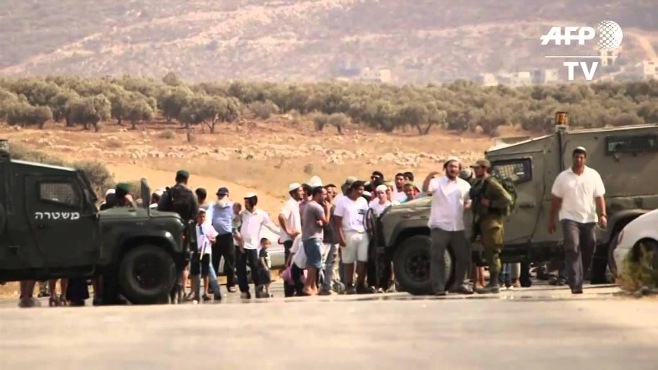 NJE PALESTINEZ HYN NE BANESEN E NJE IZRAELITI VRET DY PERSONA DHE PLAGOS RENDE 2 TE TJERE LAJM