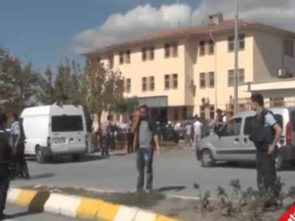 SHPERTHIM NE STAMBOLL ATENTAT NJE STACION POLICIE 1 I VRARE 7 TE PLAGOSUR LAJM