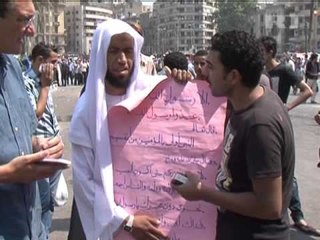 REVOLTA ARABE VIJOJNE PROTESTAT KUNDER AMBASADAVE AMERIKANE LAJM