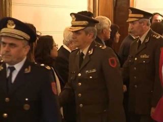 POLEMIKA TE SHUMTA SOCIALISTET KUNDER JAHJAGES PER PJESEMARRJEN NE CEREMONI LAJM