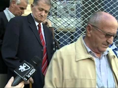 THELLOHET SKANDALI I POSTES PENSIONISTET NUK MARRIN PENSIONET EDHE GJATE SE HENES LAJM