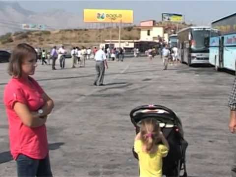PROTESTA E GREKEVE 700 UDHETARE BLLOKOHEN NE PIKEN DOGANORE TE KAKAVIJES LAJM
